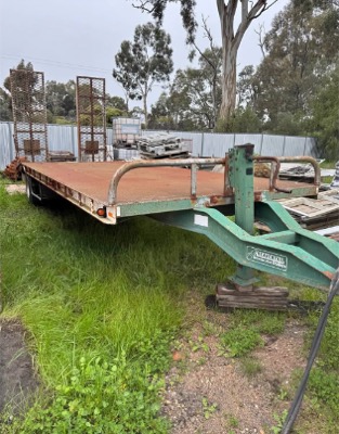 2006 beavertail tag trailer, 12 t ATM claimed, 6 m deck with ramps